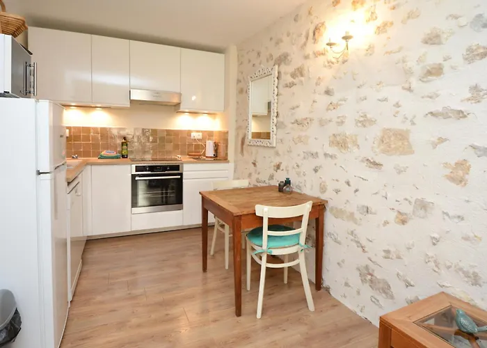 Maison Le Petit Balcon Beaucaire avec garage pour vélo