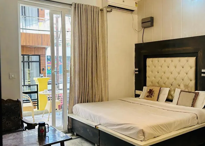 Guest house: Maa Vaibhav Laxmi Guest House