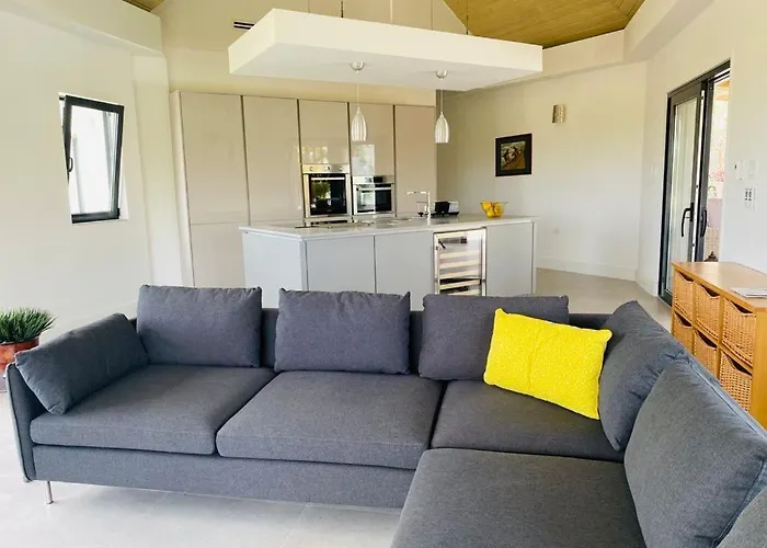 Apt 2 The Grove Residences
