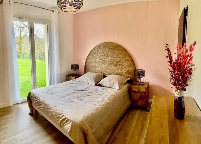 Le chant du Gave- Maison neuve lumineuse avec piscine- Rivière en contrebas du jardin