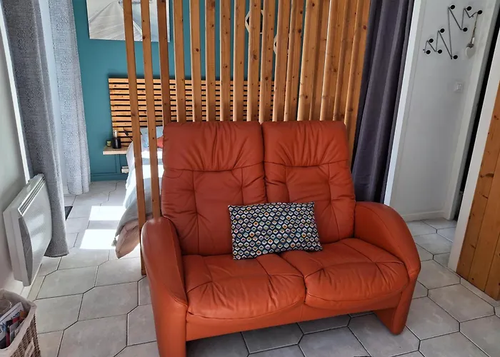Beau studio avec balcon