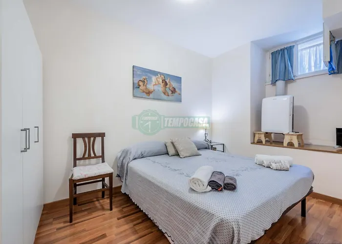 Daniela, Pied-A-Terre Al Vaticano