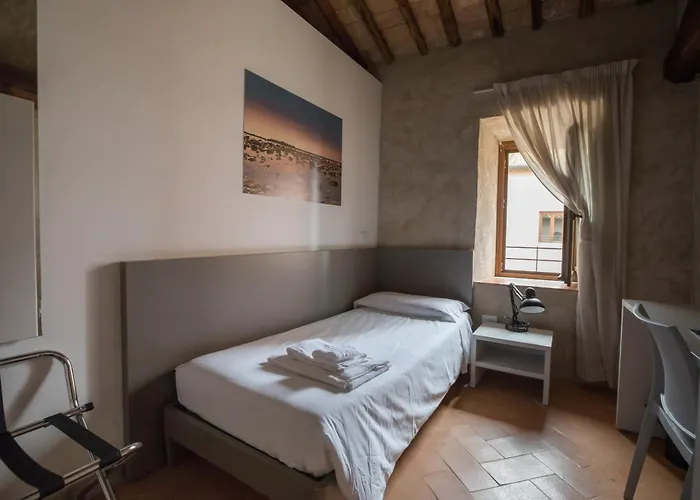 Hotel sulla spiaggia: Ostello del Castello di Santa Severa
