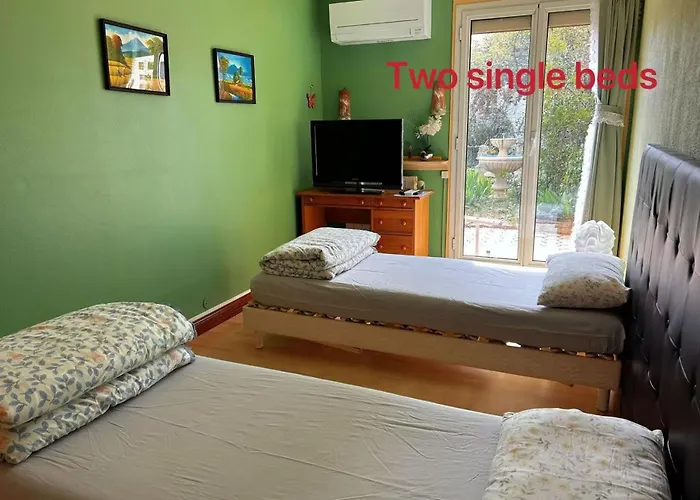 La Vie Est Belle, Chambre privée dans une villa