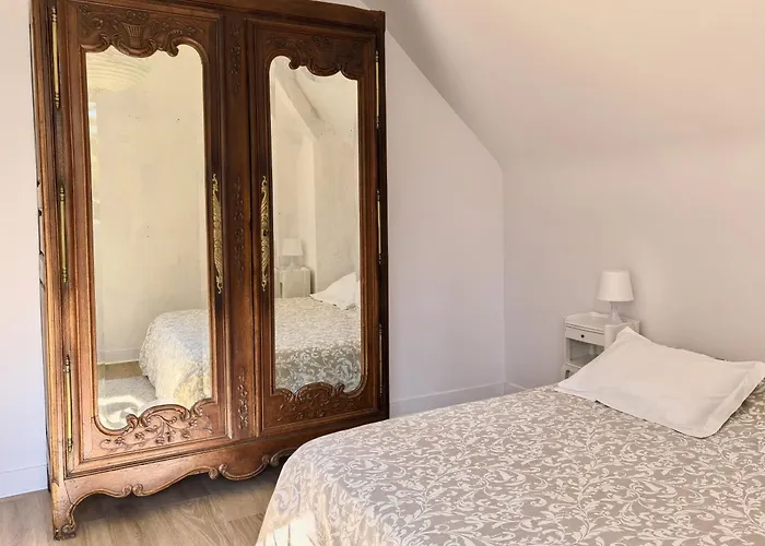 La Triolette, maison chaleureuse, indépendante et refaite à neuf dans le Vieux Coutainville, tourisme ou télétravail