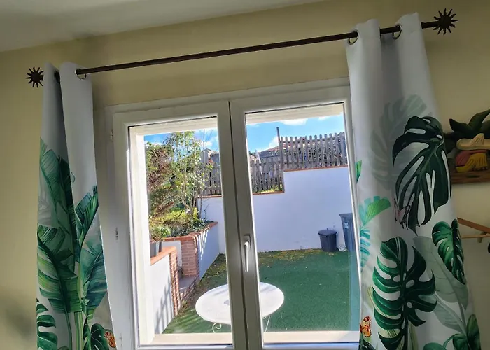 L'Escale - Private Bed, Shower Room & Kitchen