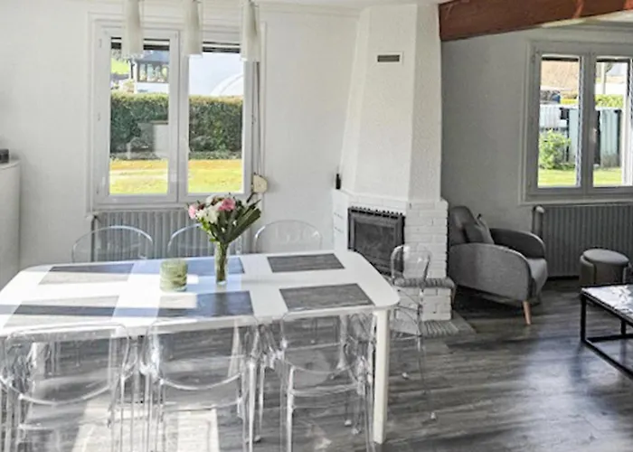 3 Bedroom Gorgeous Home In Plouaret