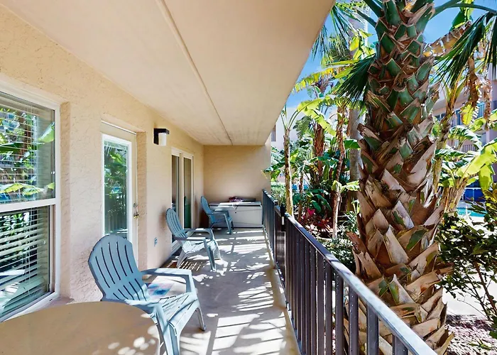 Beachview Condominiums: Wicker Wanderer