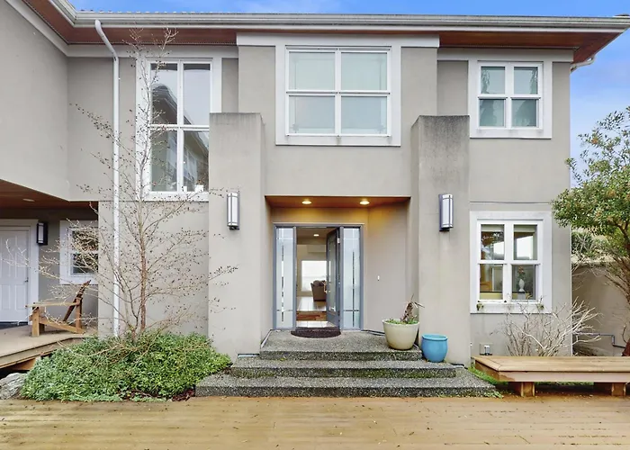 Camano Island Waterfront Modern Splendor