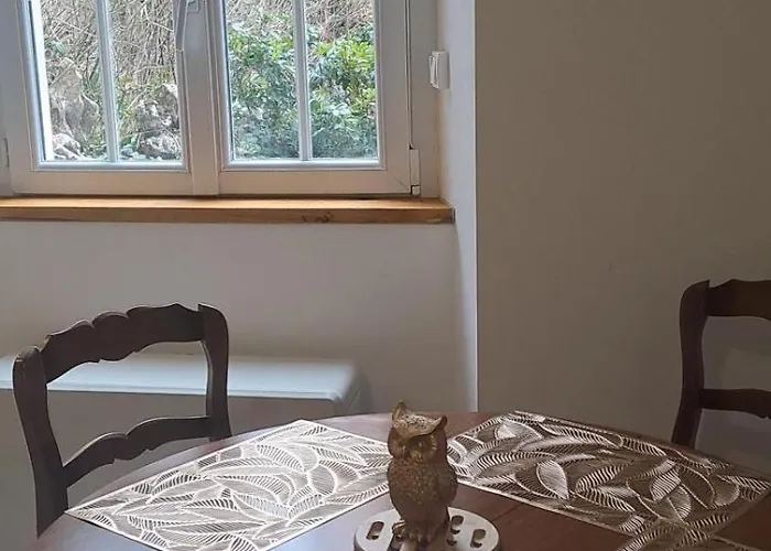 Appartement calme, lumineux, 4 personnes, parking
