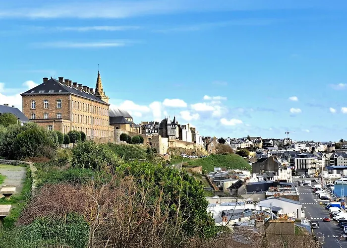 2 Bedroom Awesome Home In Hauteville-Sur-Mer