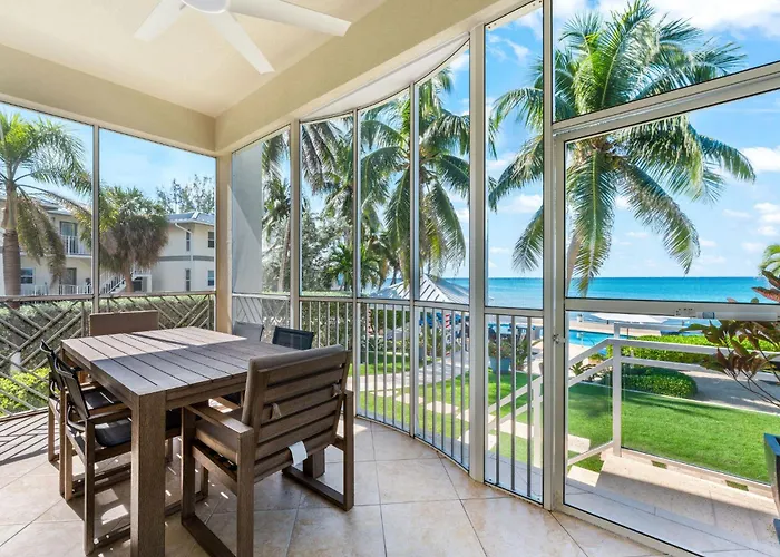 Beachfront 2Br Walk-Out Pool, Snorkel, 7 Mile