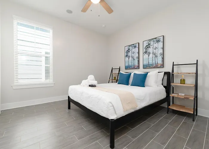 Be A Nomad - 4 Bedroom Jacksonville Beach - Sleeps 10 - Walk To The Pier