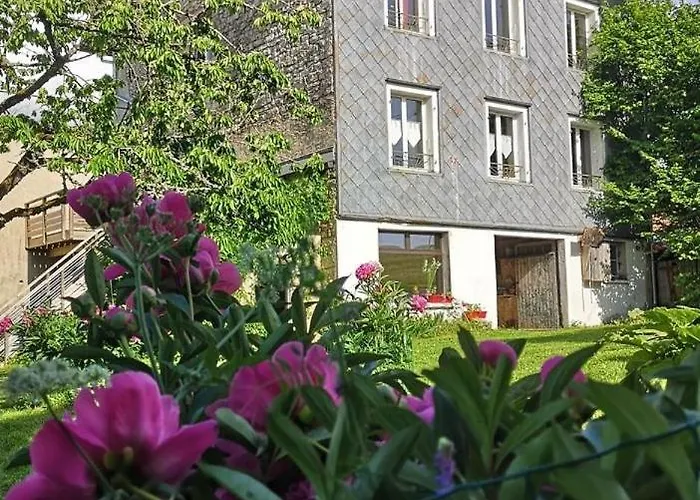 Libre du 25 oct au 1er nov - GITE LE CALOU AVEC JACUZZI situé à St Laurent-en-Grandvaux - du samedi au samedi uniquement