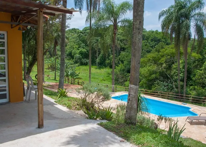 Lindo sítio com pesca, trilhas, piscina, barco e muita diversão
