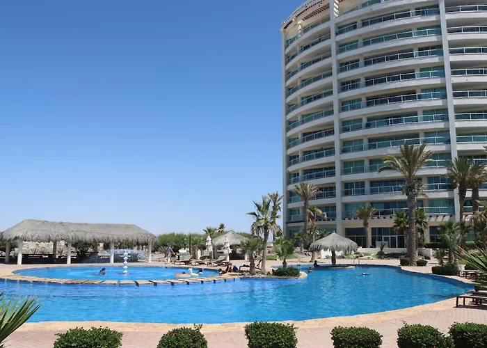 Beachfront Condo With Pools & Beach #202