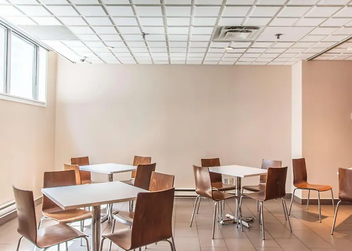 Comfort Suites Downtown