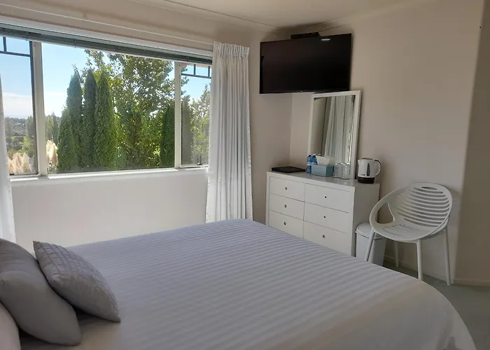 Hotels Close to Airport Seascape Villa B&B