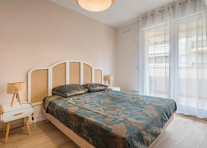 Appartement climatisé avec parking privé Terrasse Plage à 2 min Monaco 10 min