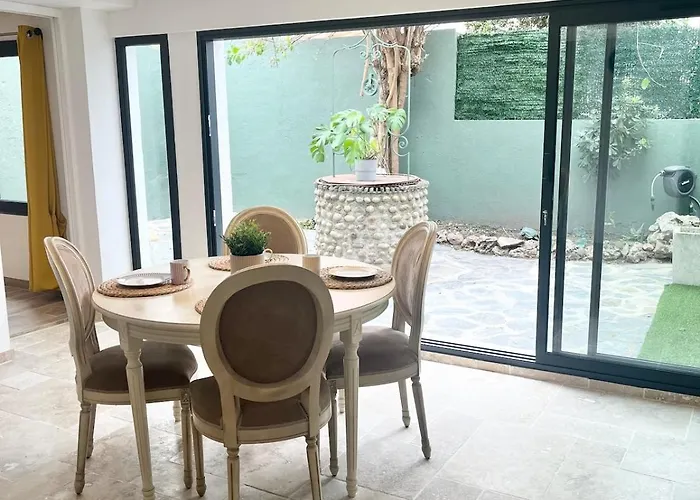 House With Patio And Air Conditioning