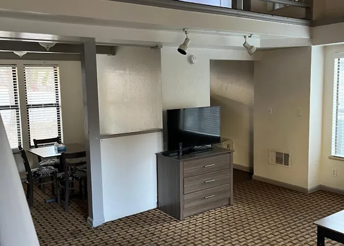 Pet Friendly hotel: Northern Queen Inn