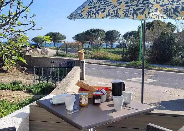 Mèze avec vue face à l'étang