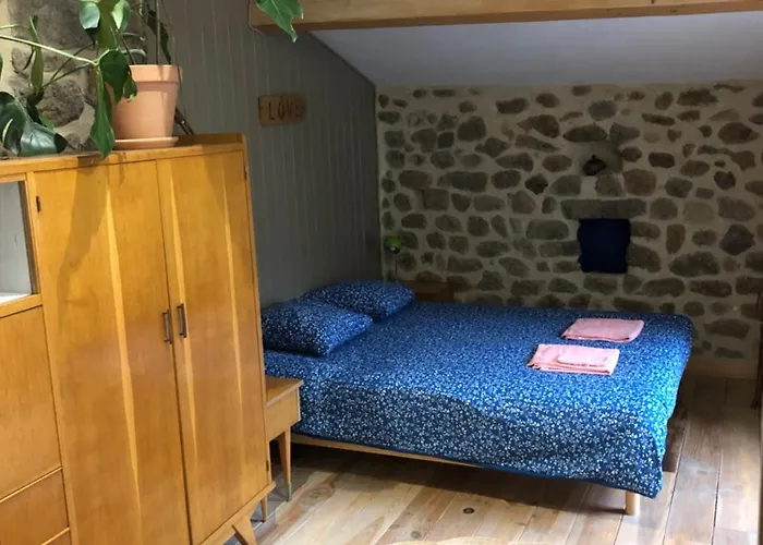 Les pentes du chateau de Retourtour