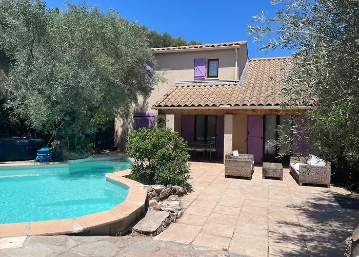 PROVENCALe VILLA WITH POOL AND HOT TUB IN VAR