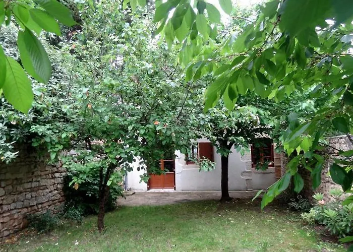 Gîte calme avec Spa en été, animaux acceptés, parcage, pour 8 personnes - FR-1-586-64