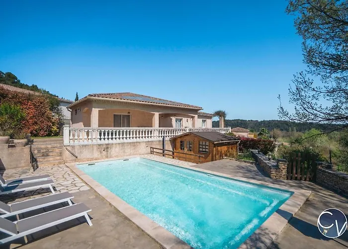 Villa et appartement à Goudargues