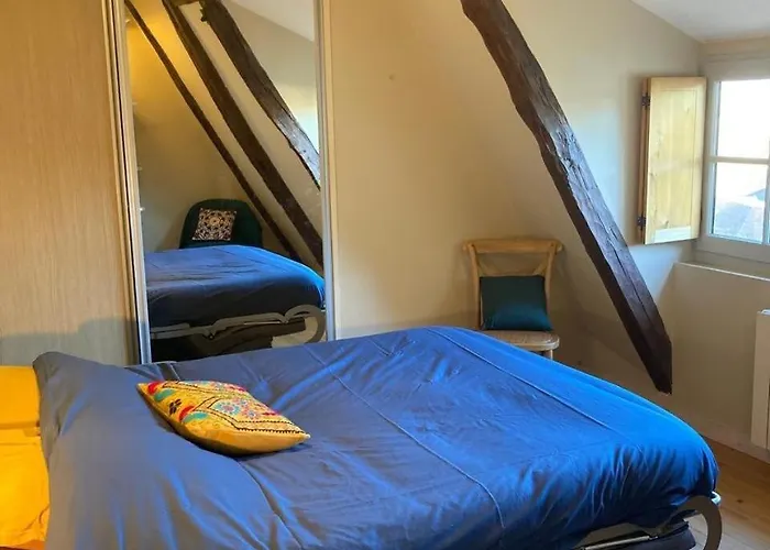 Duplex-Au château ambulant-au bord de la Dordogne