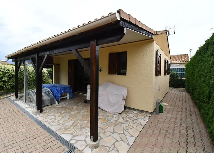 Maison 6 personnes climatisée dans résidence avec piscine à 900 M des plages