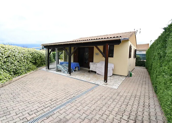 Maison 6 personnes climatisée dans résidence avec piscine à 900 M des plages