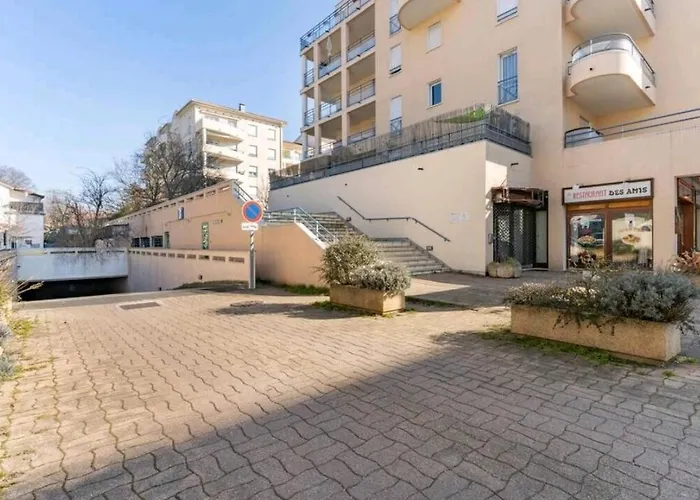 L'Atrium Hyper centre pour rejoindre Genève