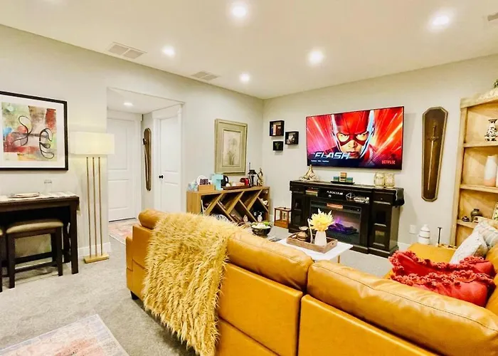 Luxury Comfort Near Downtown