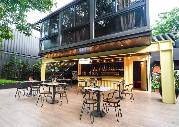 Pet Friendly hotel: The Funny Lion - Coron