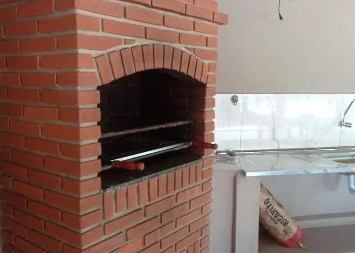 Linda Chácara com piscina