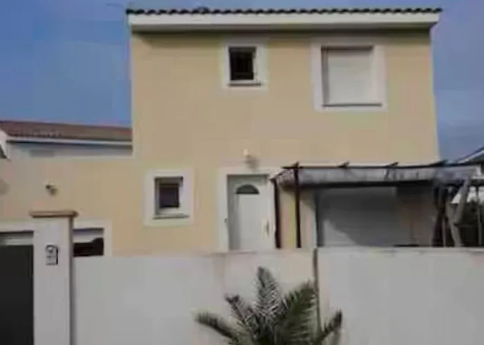 Villa ensoleillée avec piscine route des plages