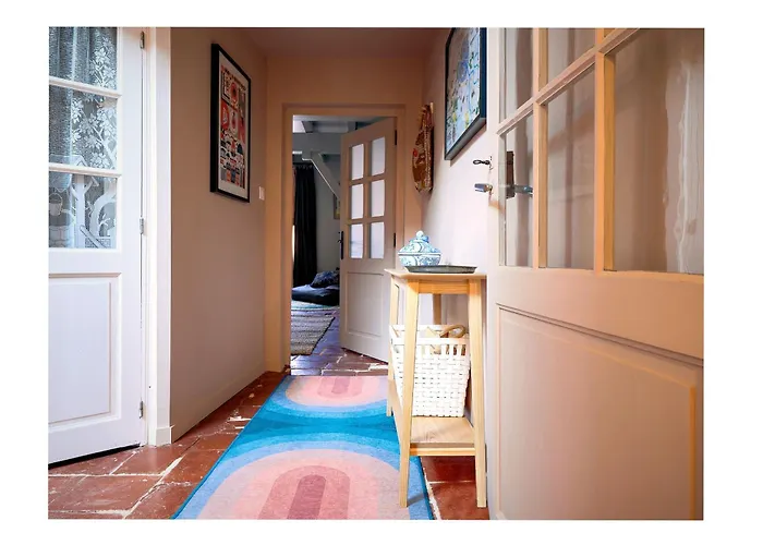 Le Petit Balcon Bleu