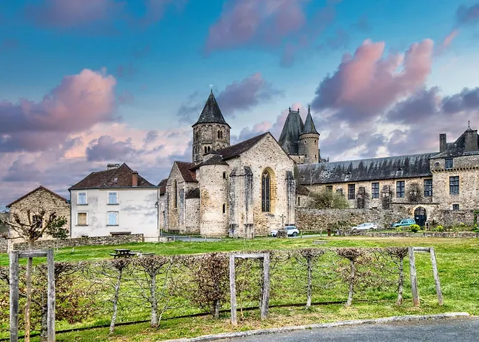 Lovely Home In Jumilhac-Le Grand
