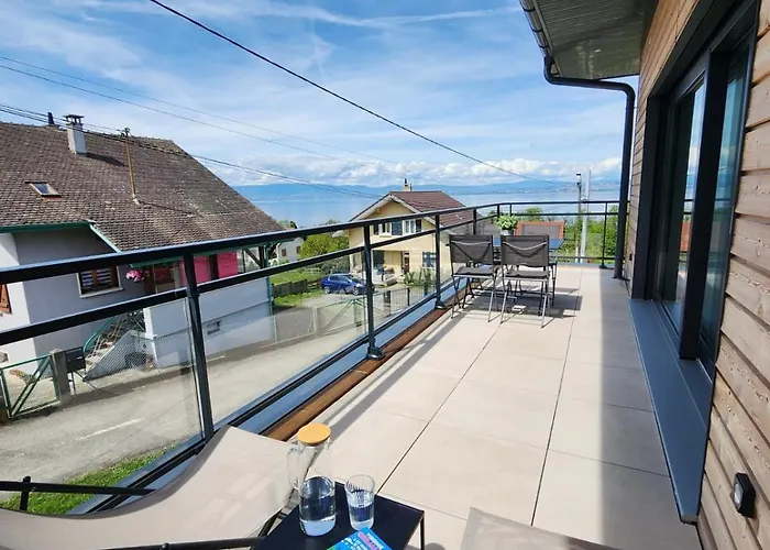 Studio lumineux avec grande terrasse et vue lac, Parking privé