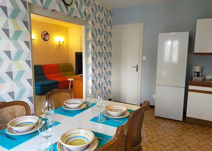 Chez Tata Malou - Maison avec jardin, cour fermée, proche toutes commodités