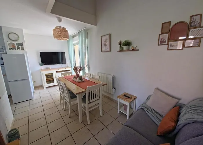 Appartement 4-6 personnes à Prayssac - résidence avec Piscine