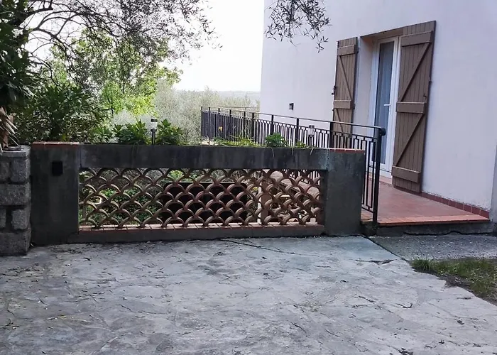 Appartement spacieux dans Villa Prasada près du lac et du village, avec belle vue