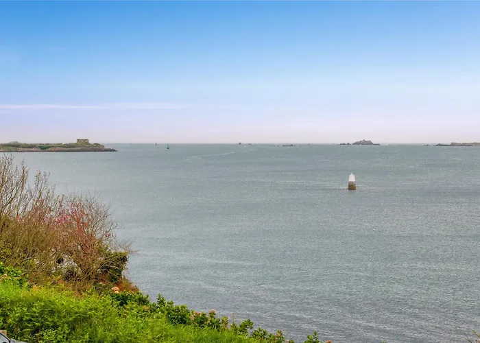 Vue exceptionnelle - Maison pour 4 - 100m plage