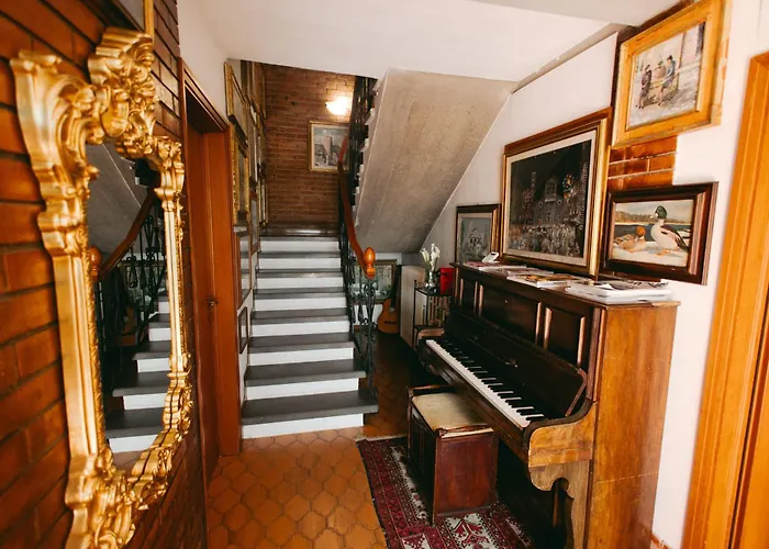 Enzo'S House