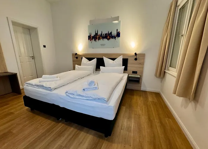 Zentrales Hotel: Hopfenhotel am Adenauerufer