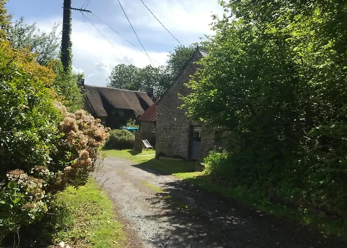 Maisonnette bretonne en campagne