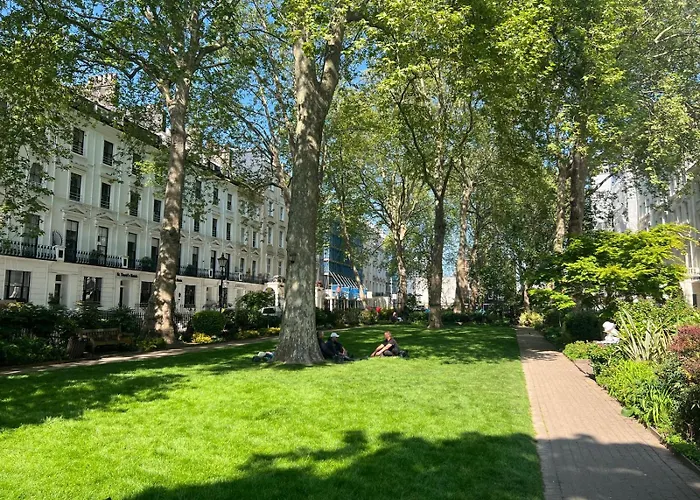 Tudor Court