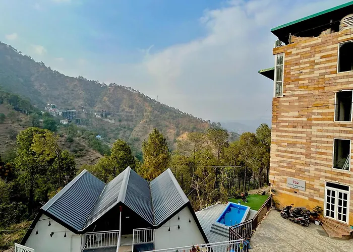 Dog friendly hotels Lalita'S Majestic Pines